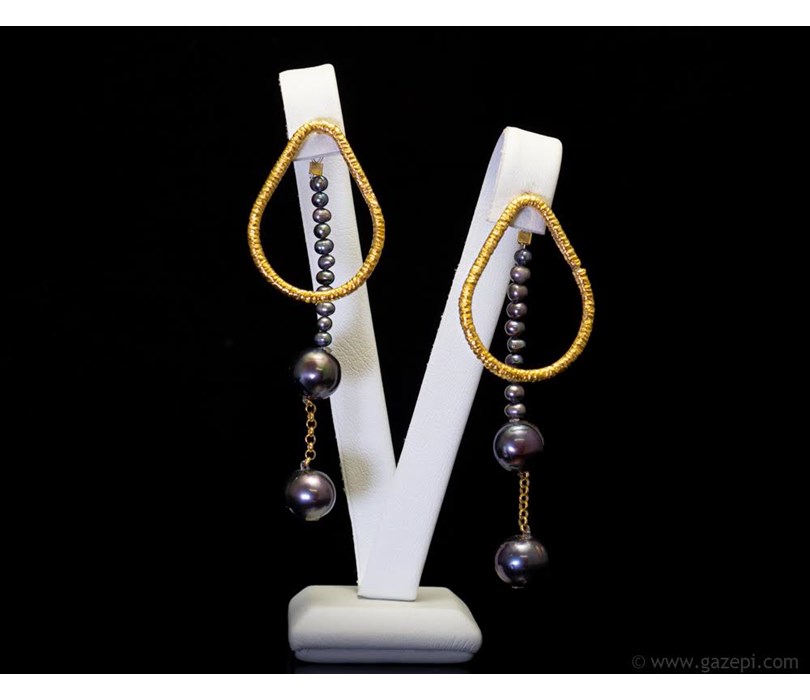 Handcrafted earrings, gold plated silver 925 & natural water black pearls.