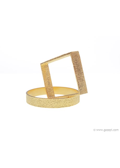 Handcrafted bangle bracelet in gold plated silver 925.